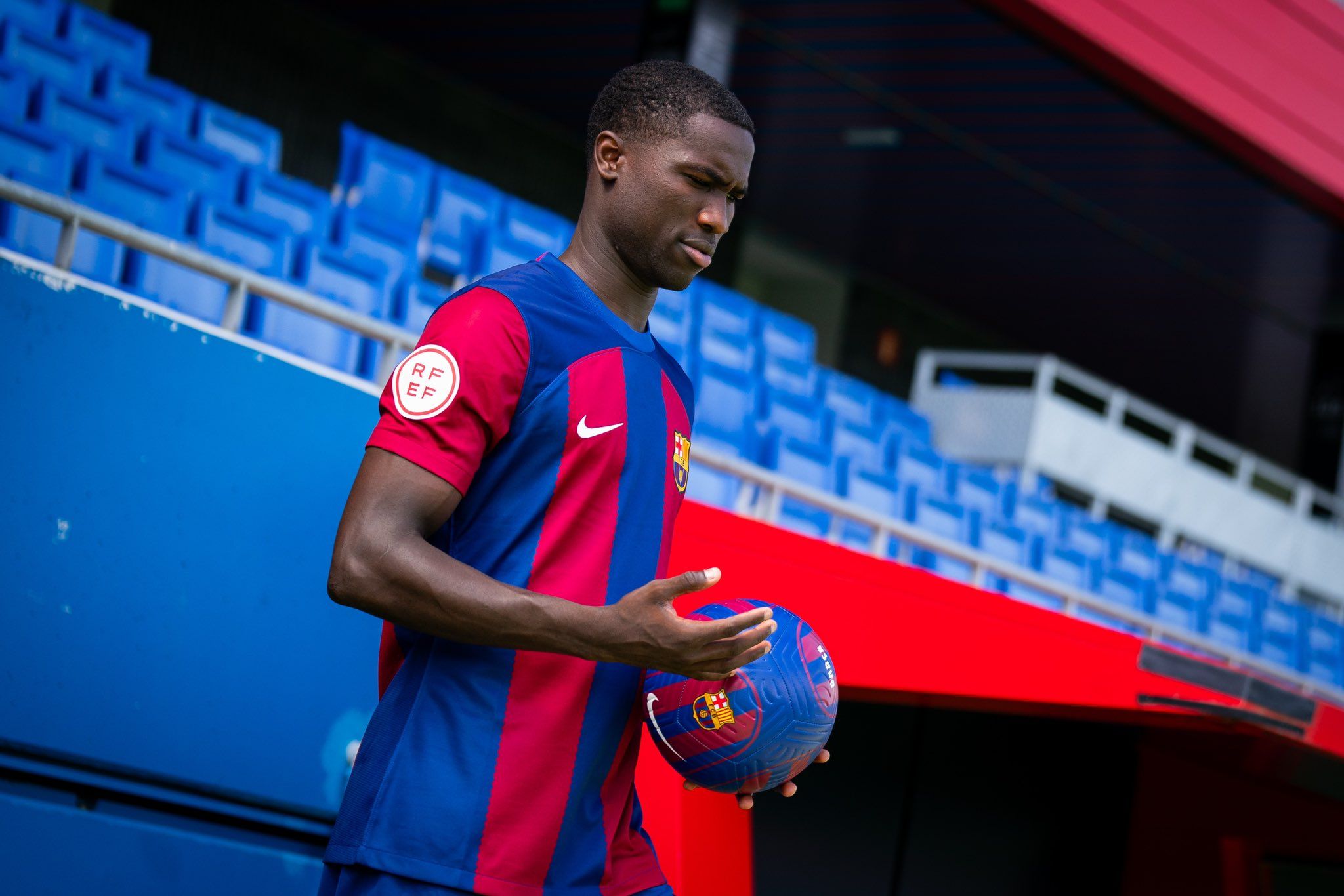 Barcelona to bid farewell to 21-year-old defender this summer