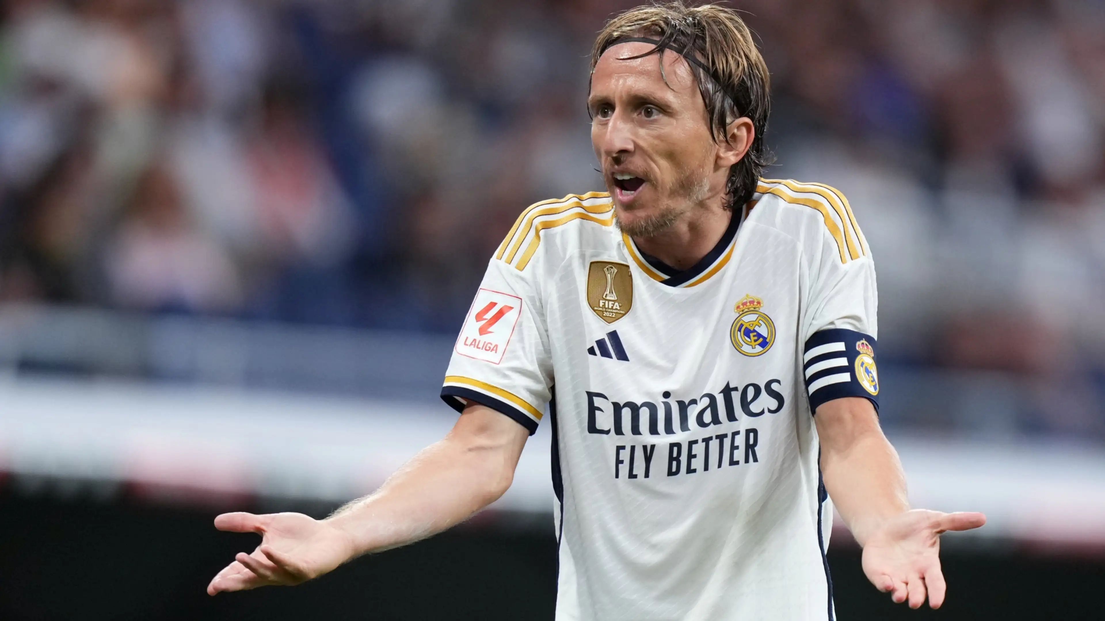 Former La Liga star offers fresh Luka Modric transfer option