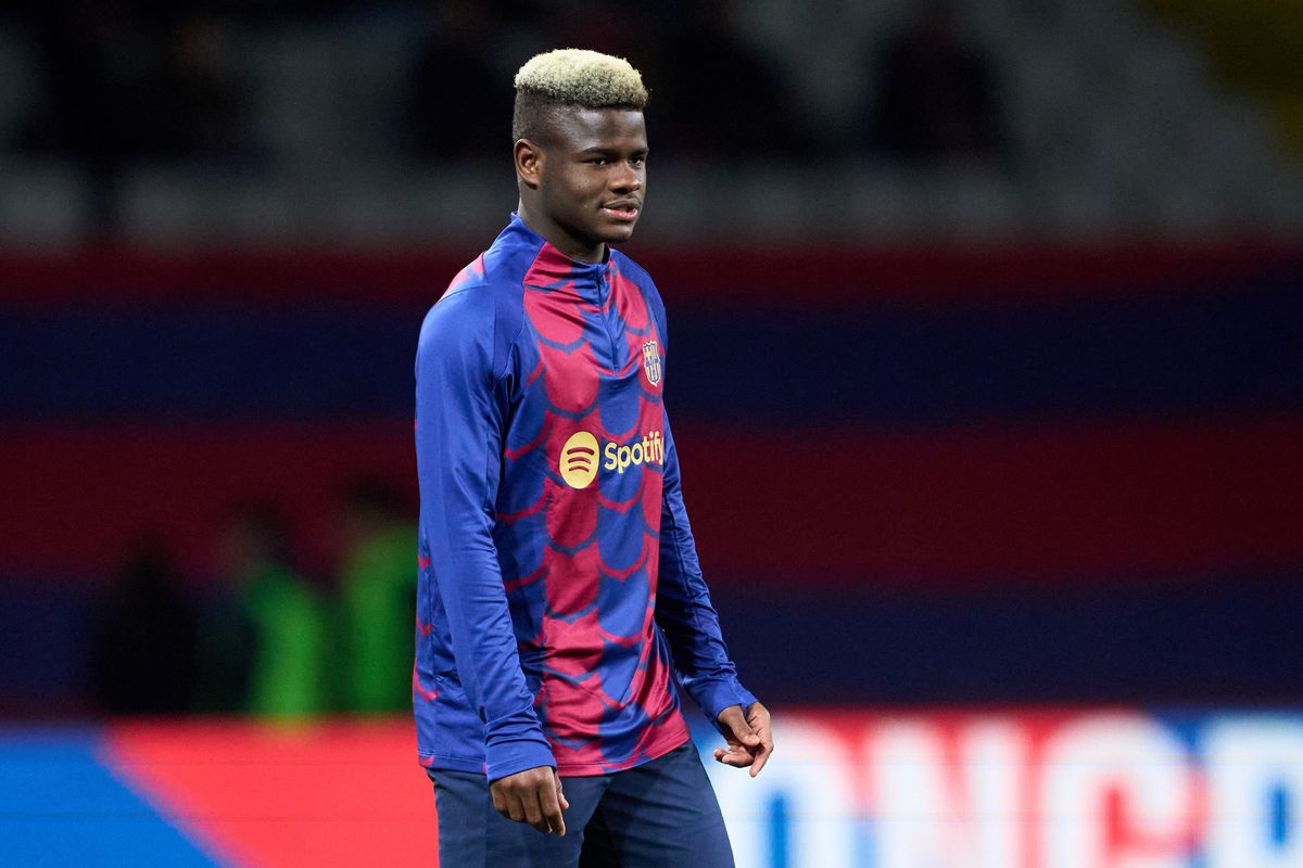Barcelona consider sale of Manchester United target this summer – but with buyback clause included