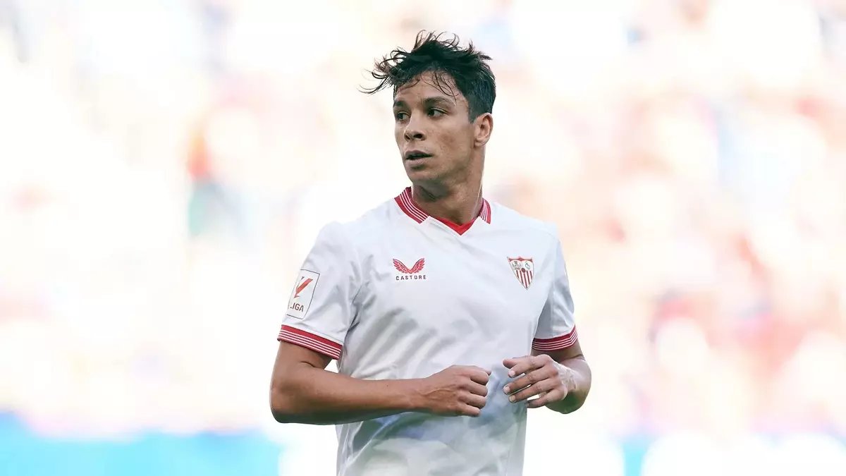 Sevilla to lose starting midfielder this summer as yearly transfer exodus begins