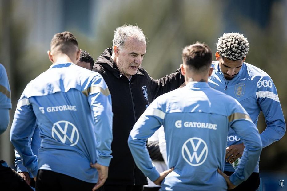 The latest from ‘Crazy’ Marcelo Bielsa: 24-year-old amateur forward called up to Uruguay squad