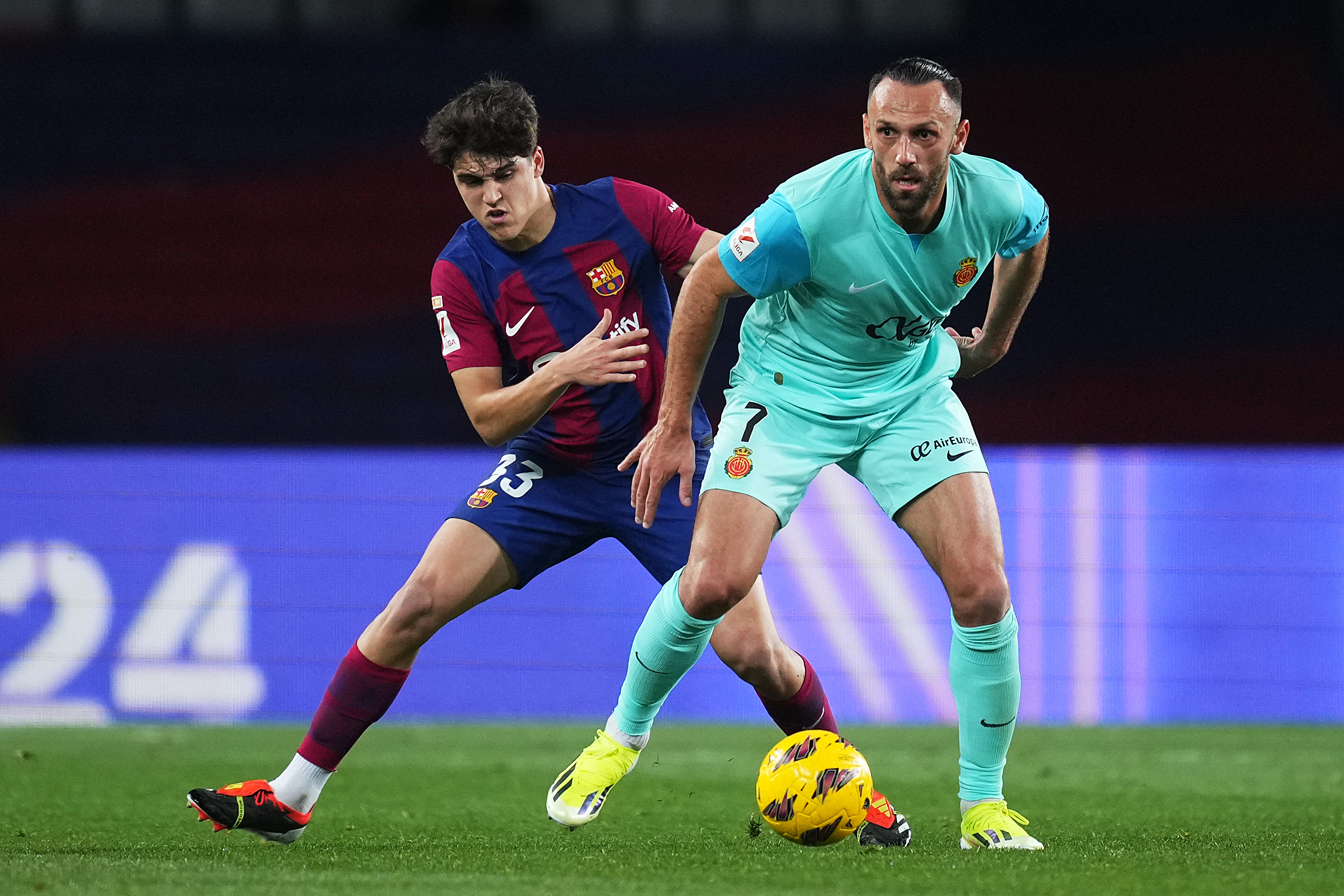 17-year-old Barcelona starlet already acting as mentor figure for teammate