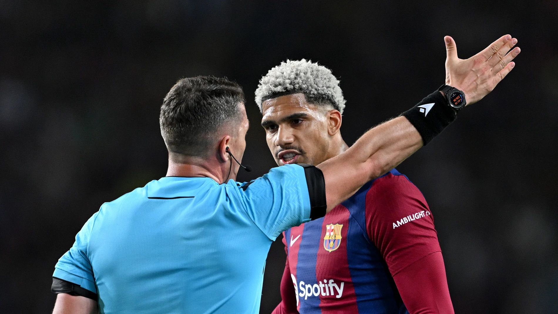 Barcelona star potentially lucky to escape ban after hand gesture towards referee