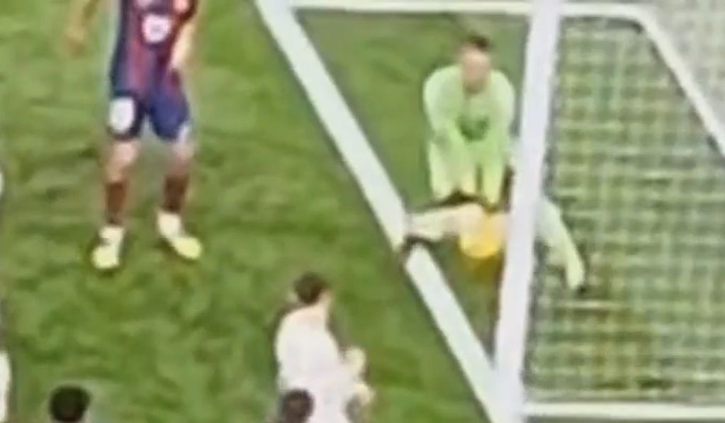 WATCH: Fresh video appears to show Clasico ghost goal went in; ‘recreations’ claim whole ball not over