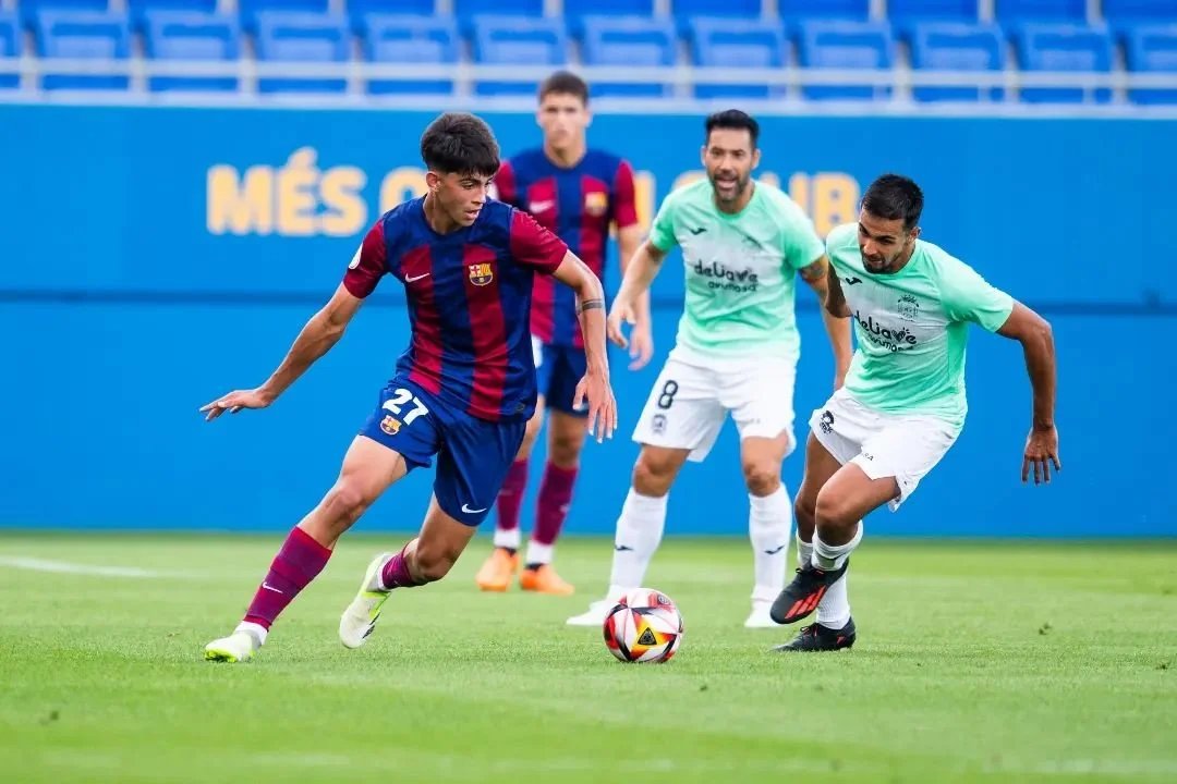 Xavi Hernandez identifies 16-year-old as Barcelona’s long-term Sergio Busquets successor