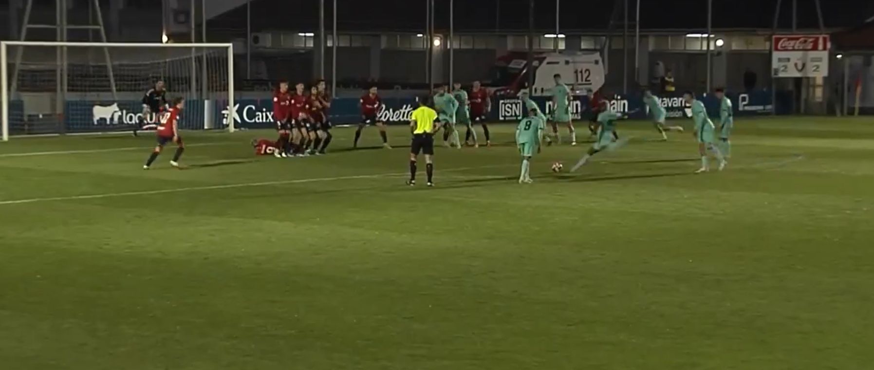 WATCH: Manchester United defensive target thunders in free-kick winner with 2 minutes to go