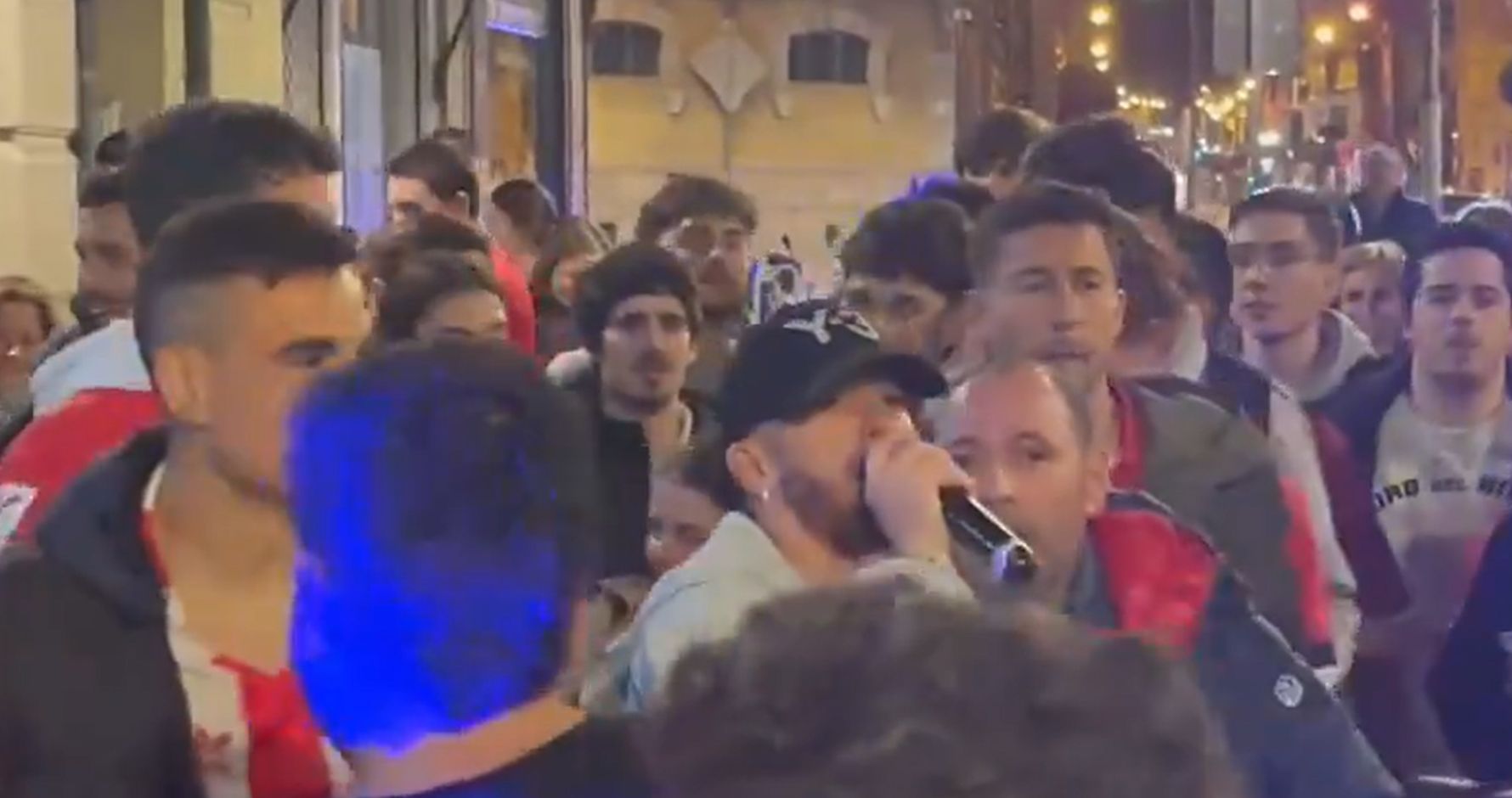 WATCH: Incredible scenes as Athletic Club squad take party to streets to celebrate Copa del Rey with fans