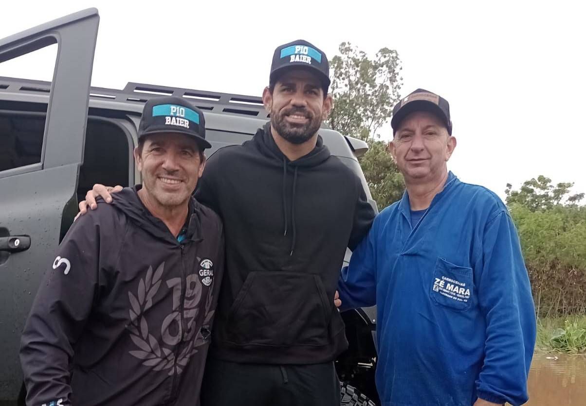 WATCH: Ex-Chelsea and Atletico Madrid forward Diego Costa helps rescue 100 people from floods in Brazil
