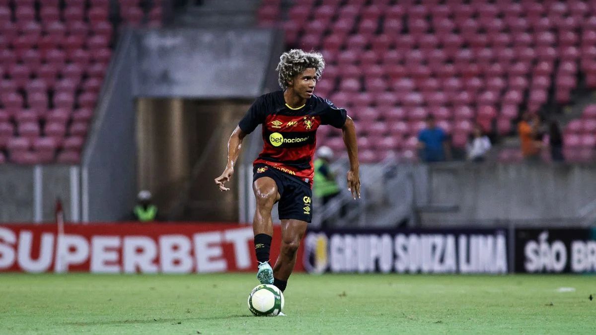 Chelsea beat Real Madrid to signing of highly rated 17-year-old Brazilian starlet