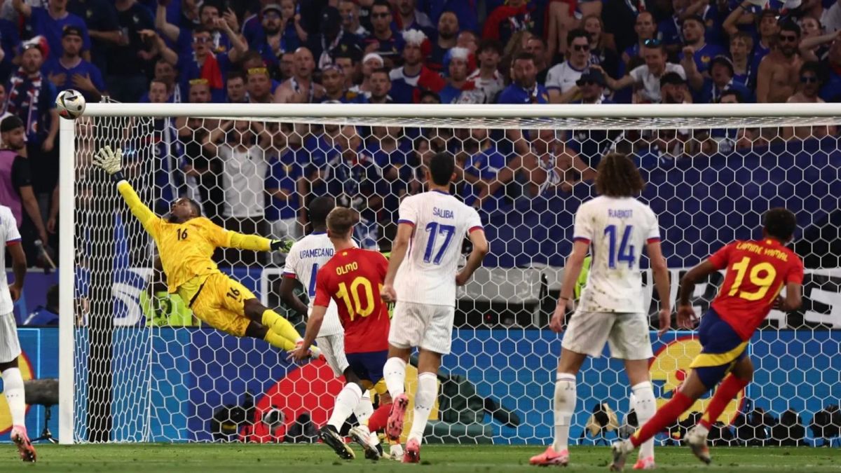 WATCH: Lamine Yamal's clone goal against France a year ago, the records