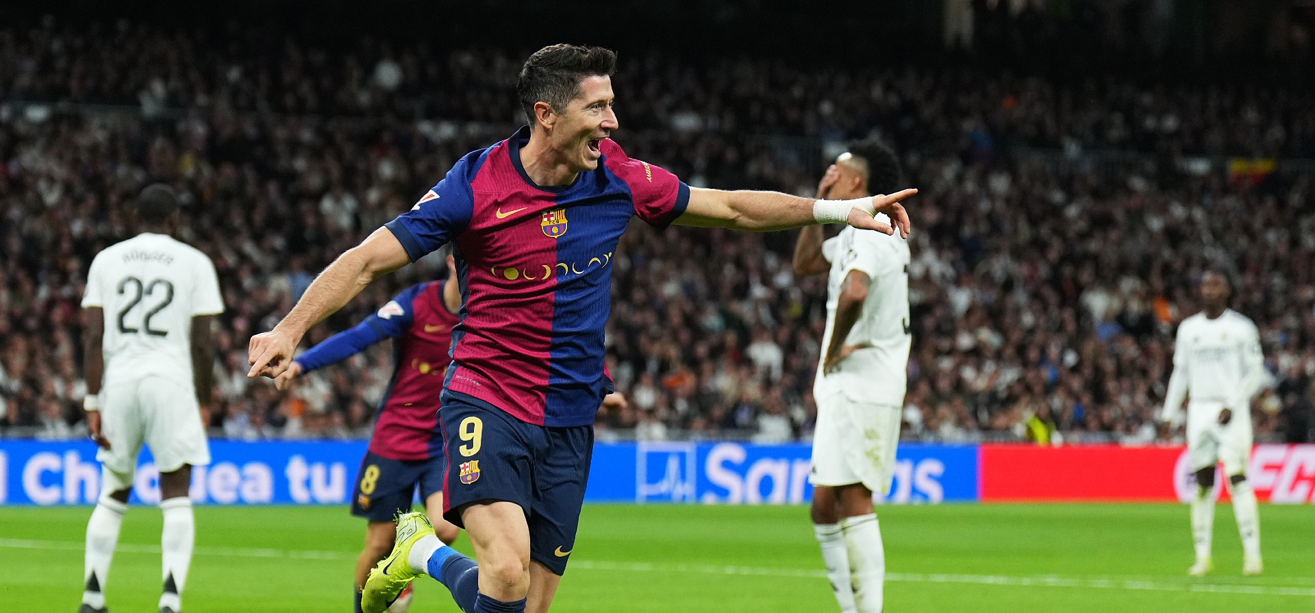 (WATCH) Robert Lewandowski double fires Barcelona ahead in El Clasico