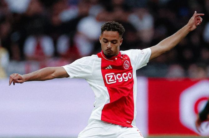 Barcelona eyeing up 2025 move for 21-year-old Ajax star