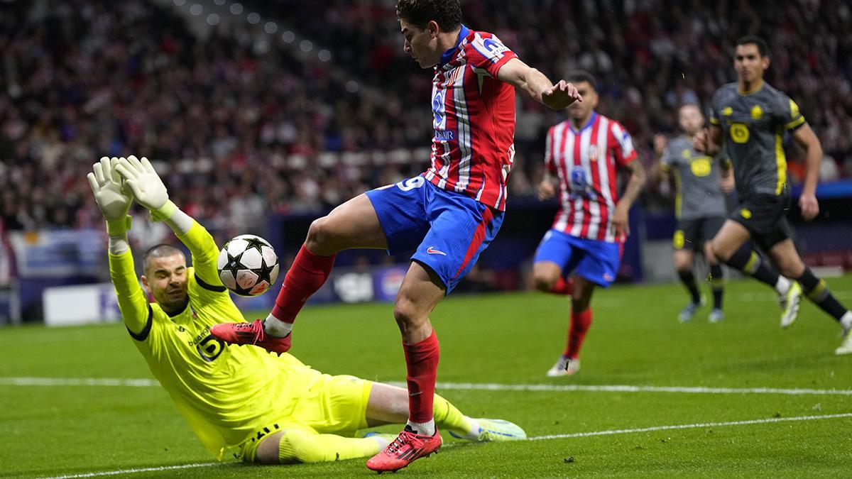 Barcelona goalkeeping target admits publicly that exit could be good for his career