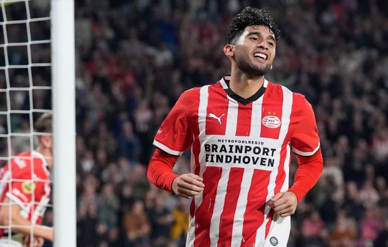 Atletico Madrid competing with Liverpool to sign Eredivisie attacker