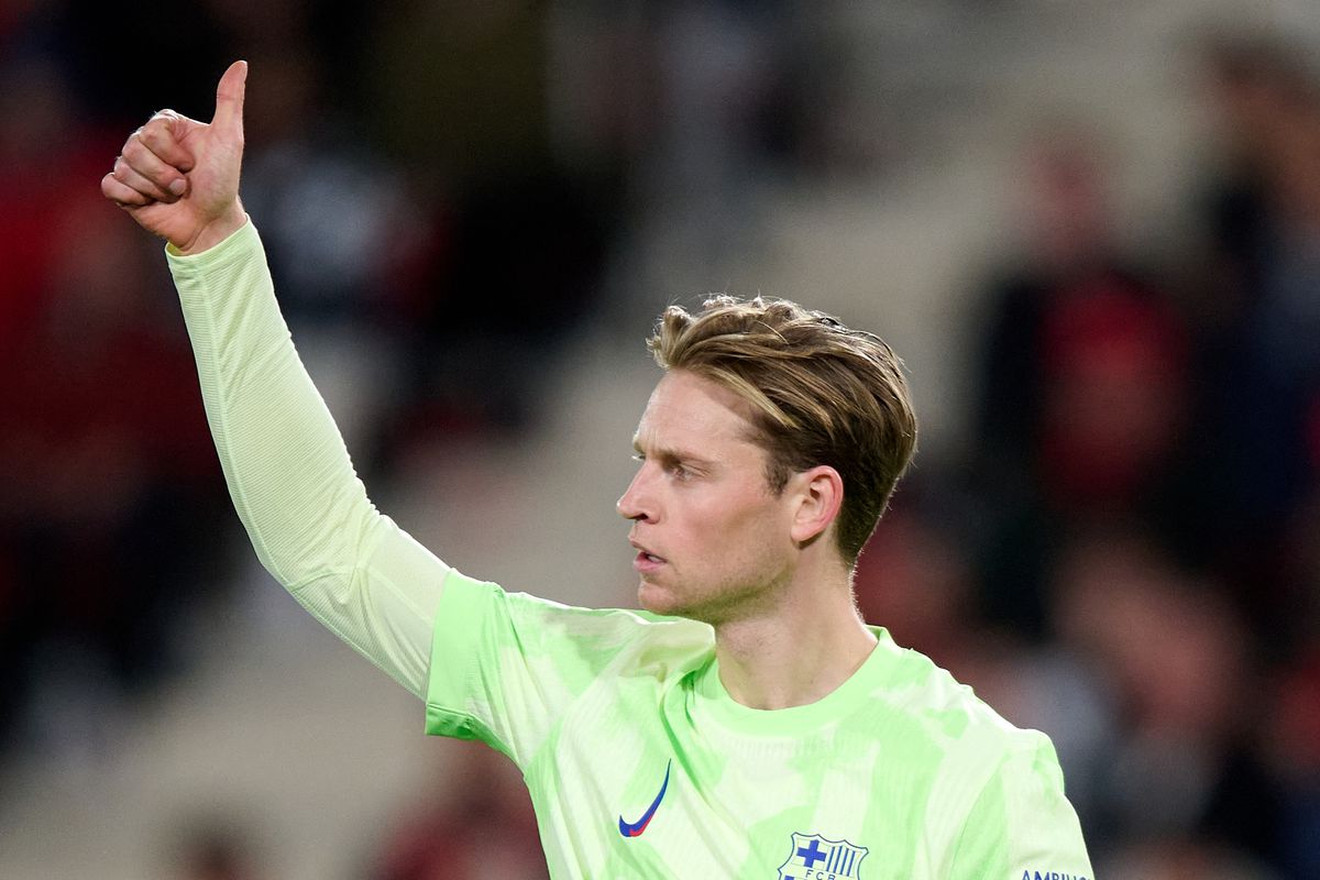 Frenkie de Jong responds to critics in new position, gets love – ‘We have a lot of affection for him’