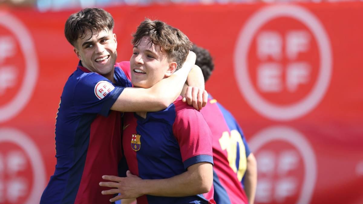 Arnau Pradas celebrates a goal.