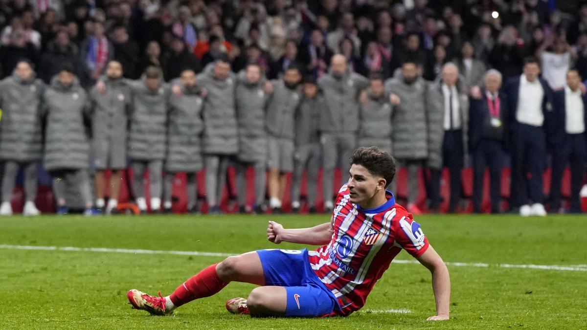 Julian Alvarez slips against Real Madrid