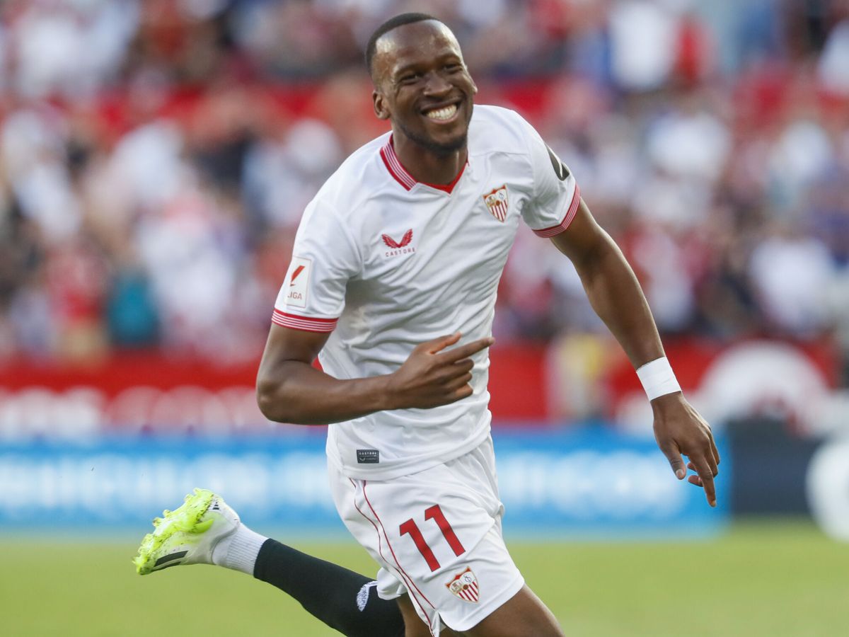 Lucebakio celebra o Sevilla em Sevilla Ramon Sanchez Pizjuz