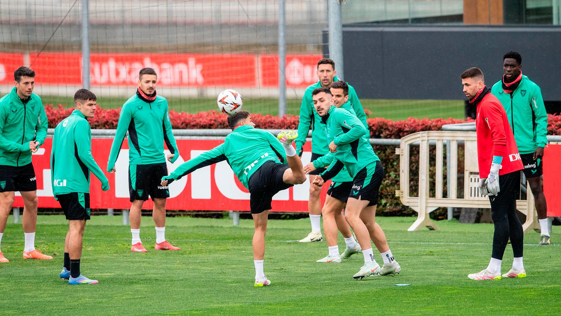 Athletic Club travel to Manchester United with four key players out