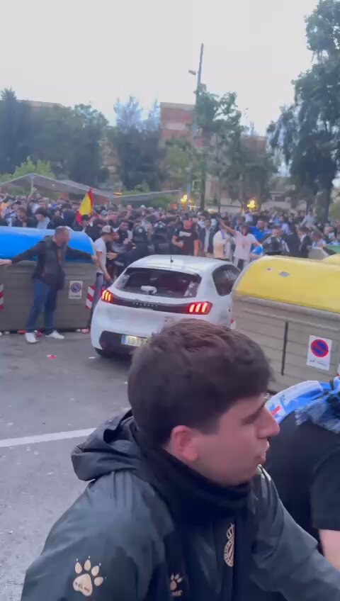 Car crashes into supporters outside stadium prior to Espanyol-Barcelona clash