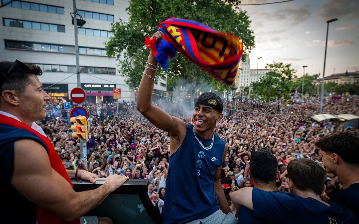 Lamine Yamal to become the face of Barcelona.
