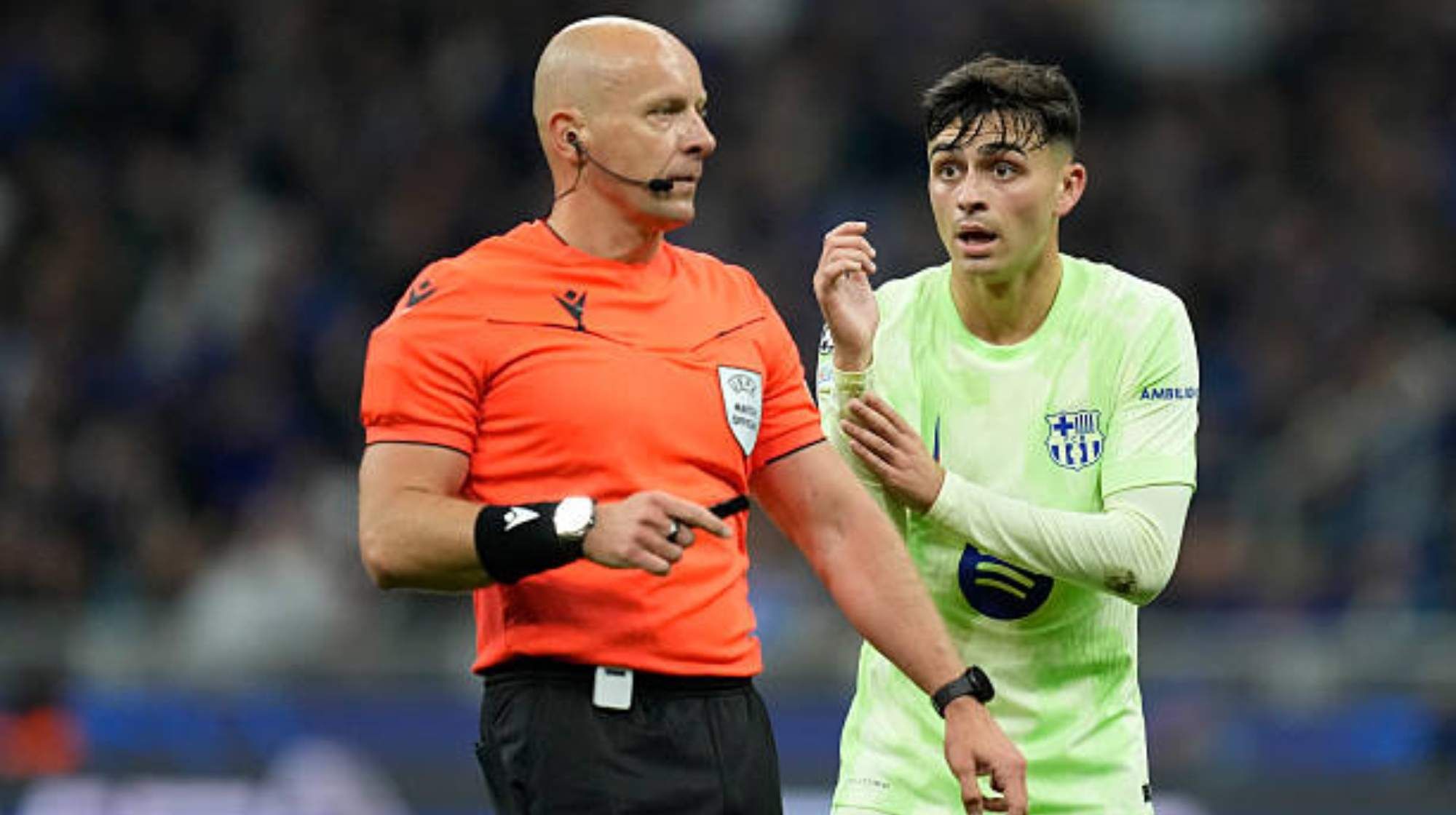 Pedri appeals to Marciniak.
