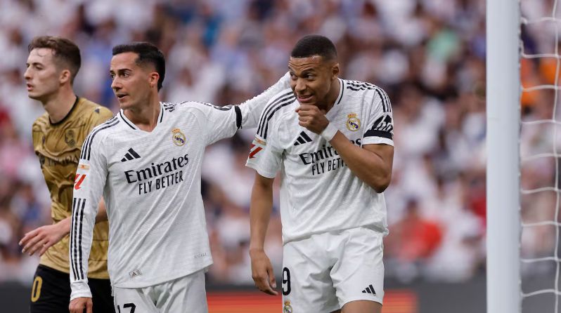 Departing Real Madrid star offered La Liga transfer option