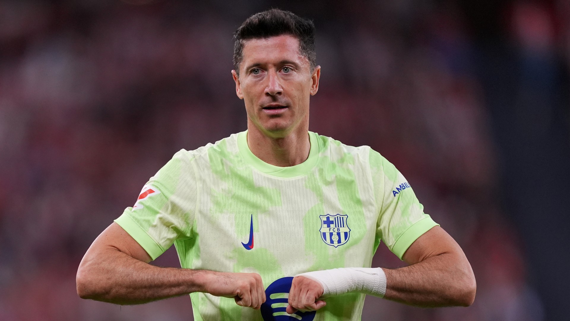 Robert Lewandowski powers Barcelona to finale win in Bilbao
