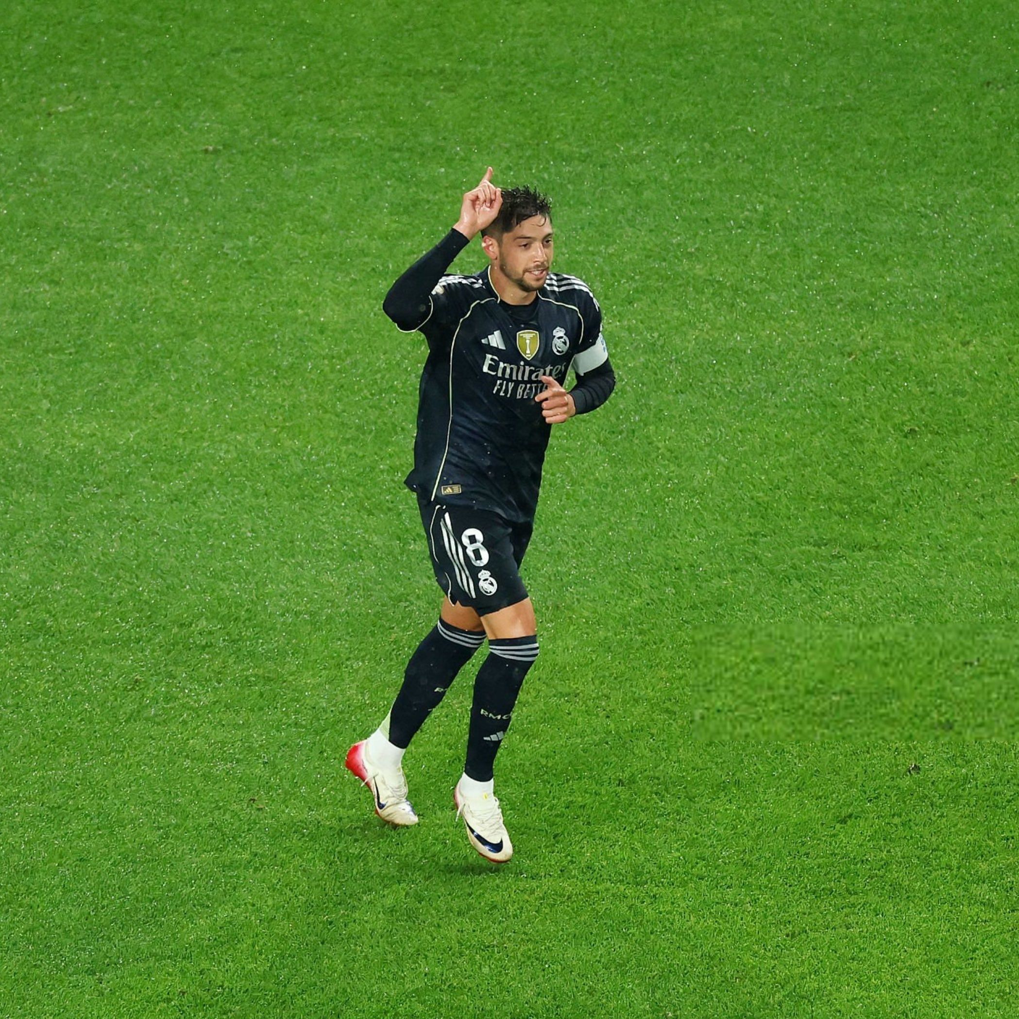 Valverde celebrates the second goal.