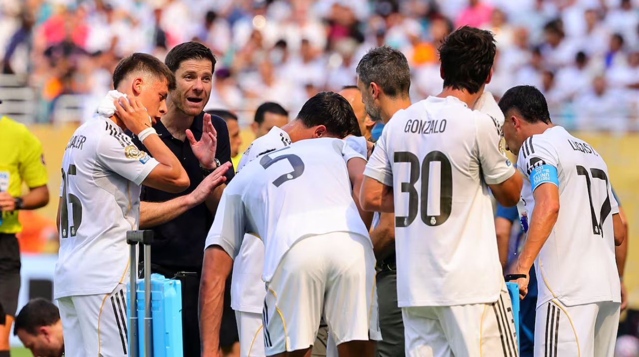 Xabi Alonso reacts to Dean Huijsen and Trent Alexander-Arnold's Real Madrid debuts - Football España