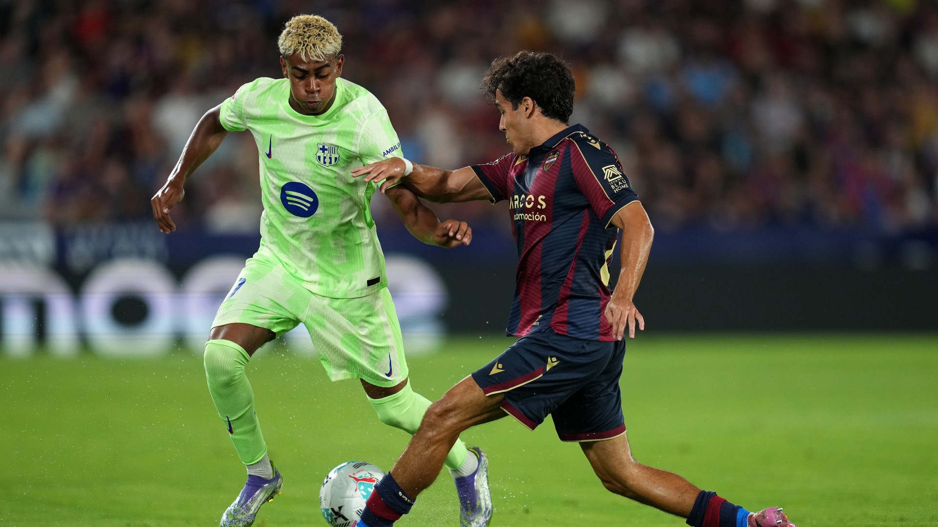 Barcelona fightback to seal wild 3-2 win at Levante