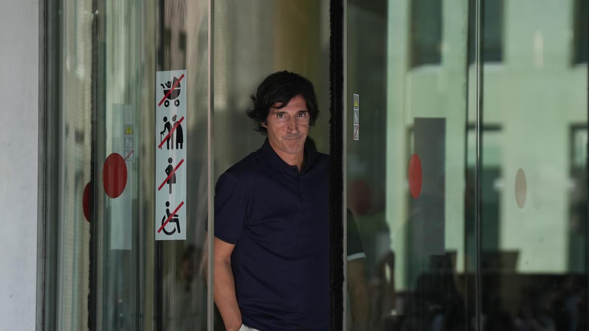 Javier Enriquez proves against Barcelona and father in the case of corruption