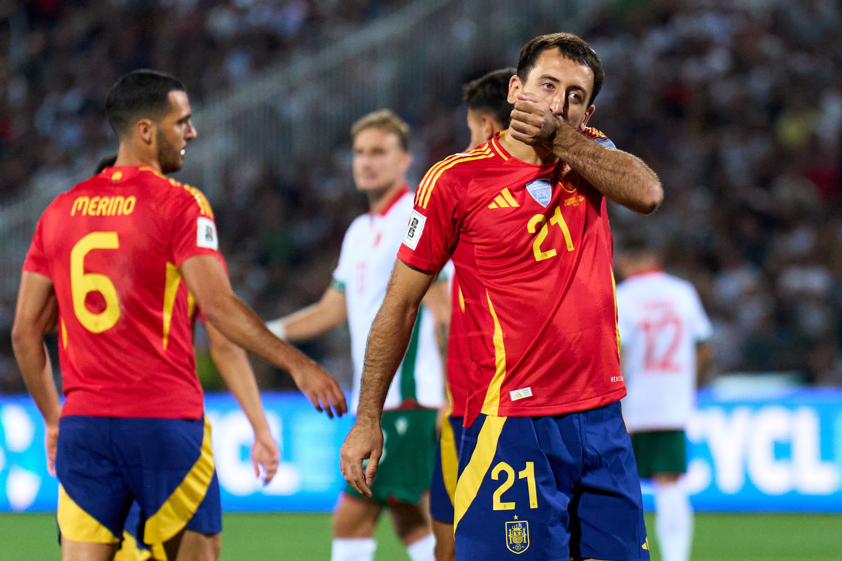 Spantry Cruise passes through Pulgaria in opening the World Cup