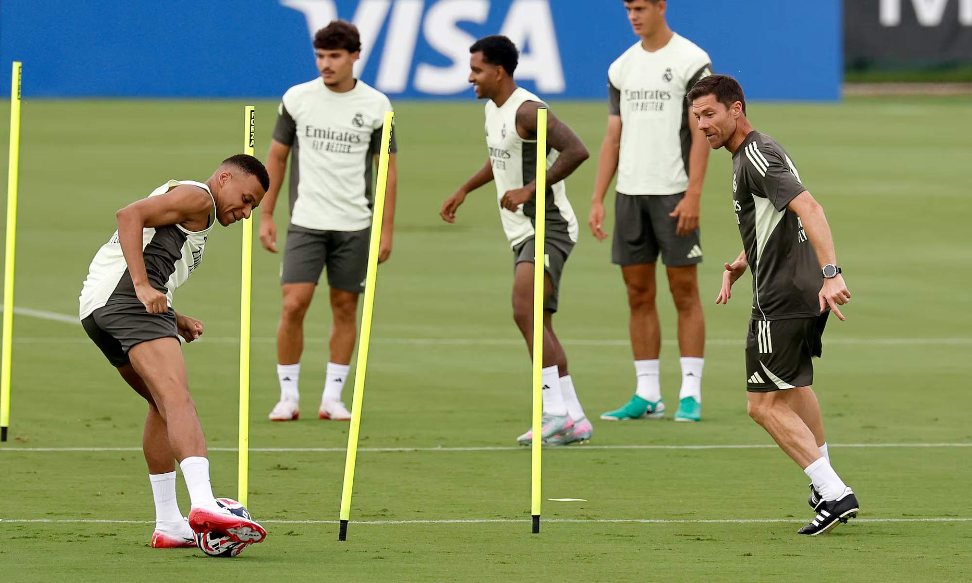Xabi Alonso makes decision on Real Madrid star that almost left in the summer