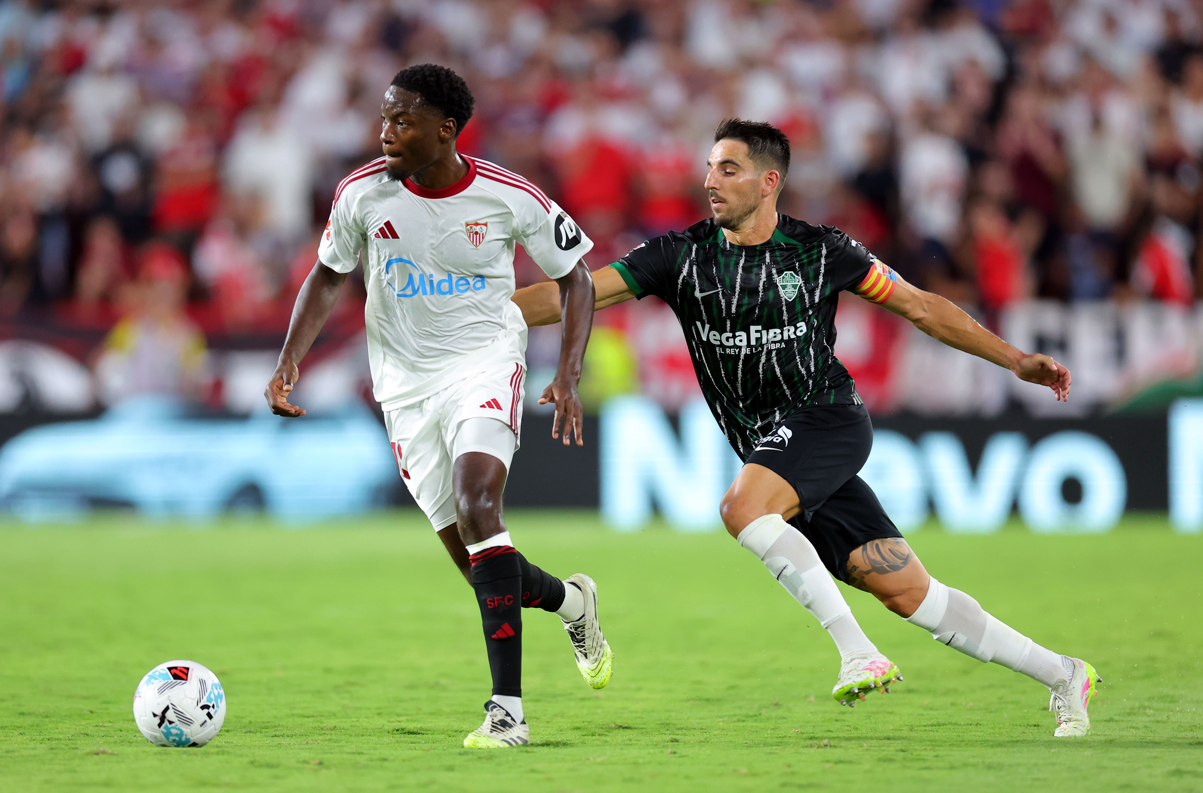 Lucien Agoume runs with the ball