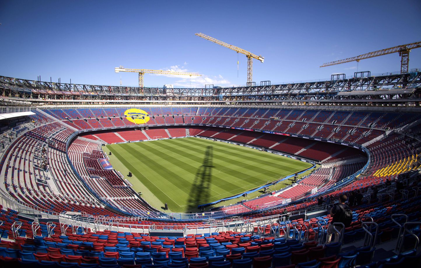 Barcelona will not return to the Nou camp despite being granted a licence