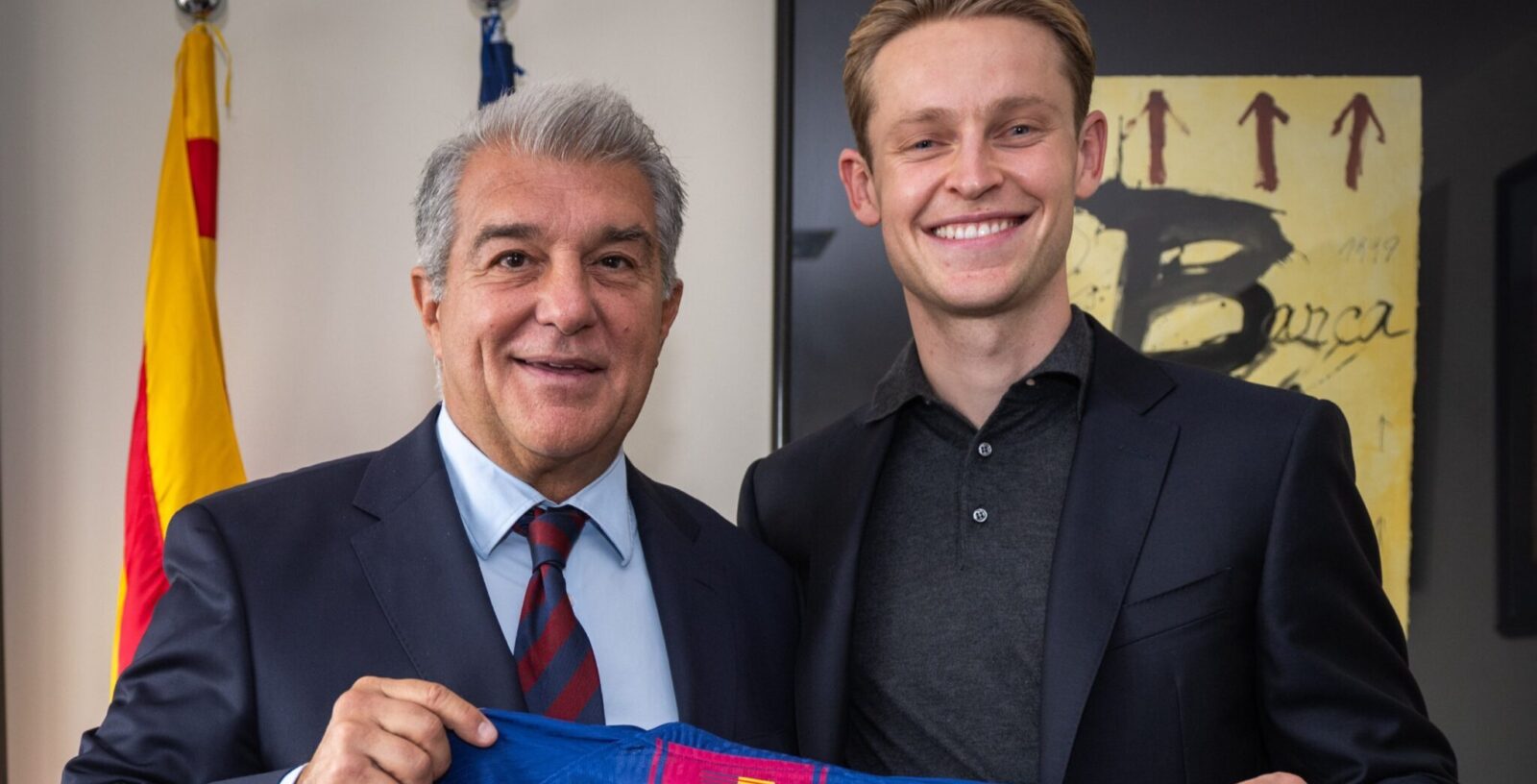 Frenkie de Jong takes aim during contract renewal presentation –