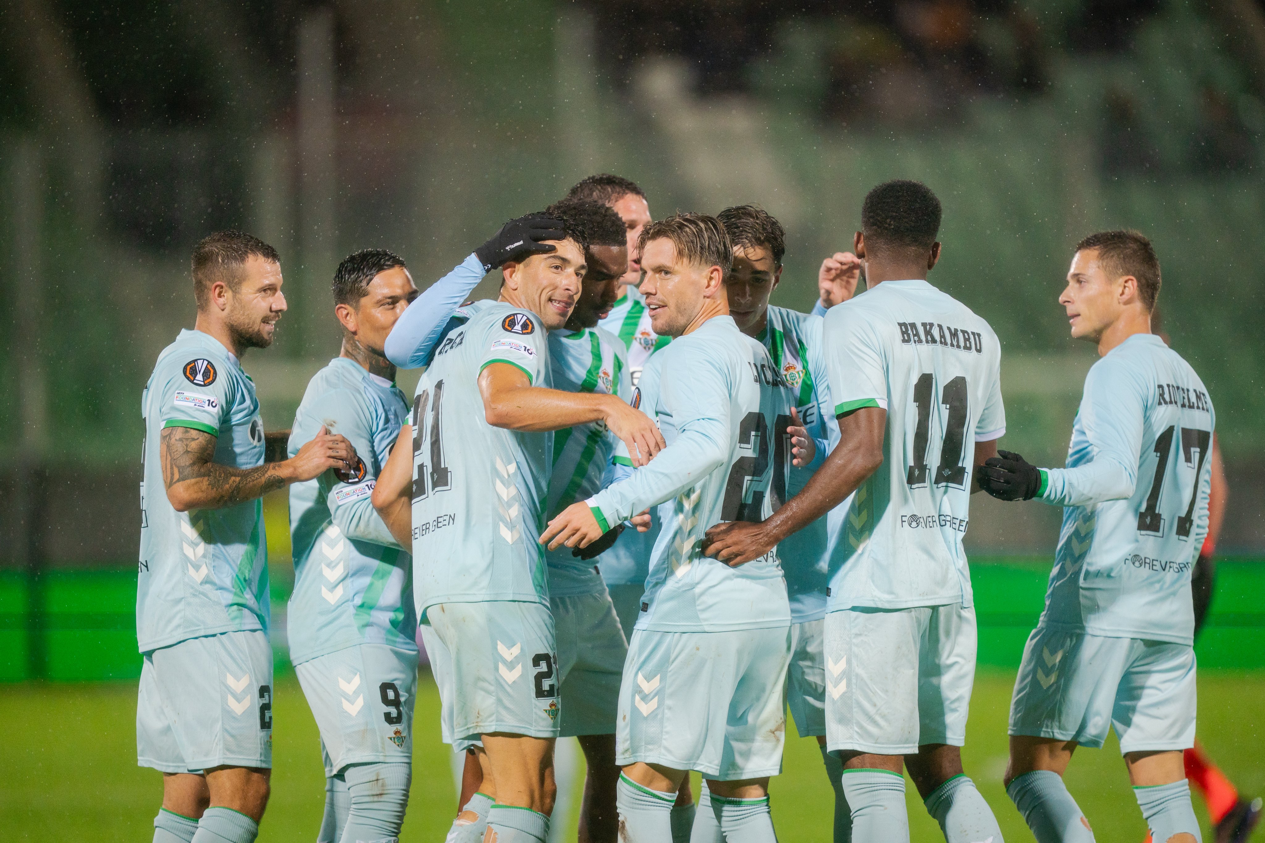 Giovani Lo Celso y Betis celebran su objetivo.