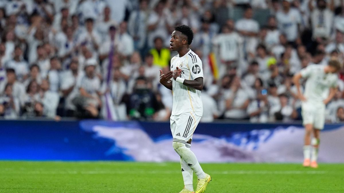 Real Madrid’s Vinicius Junior to wear name of Barcelona star on boots