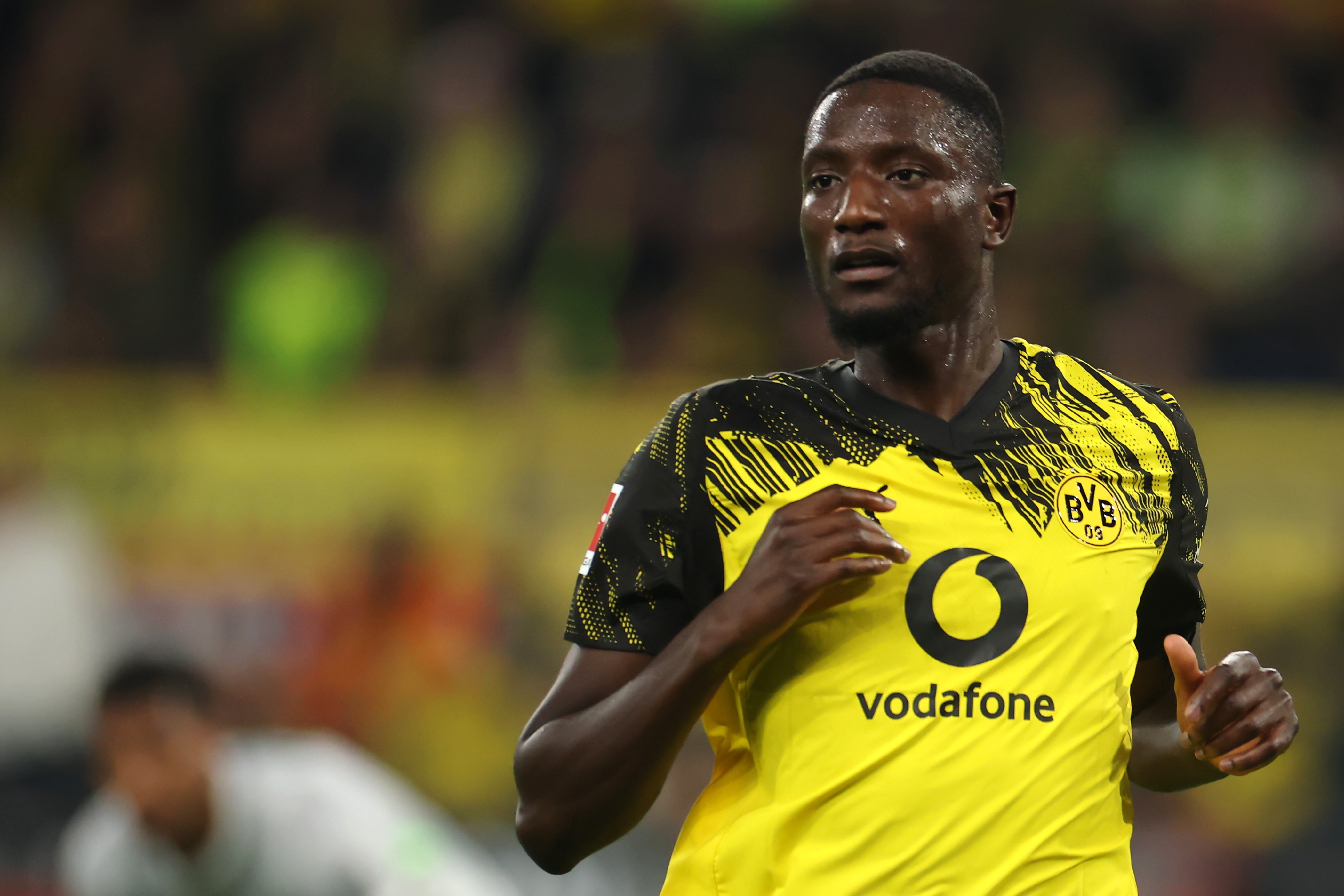 Serhou Guirassy del Borussia Dortmund en acción