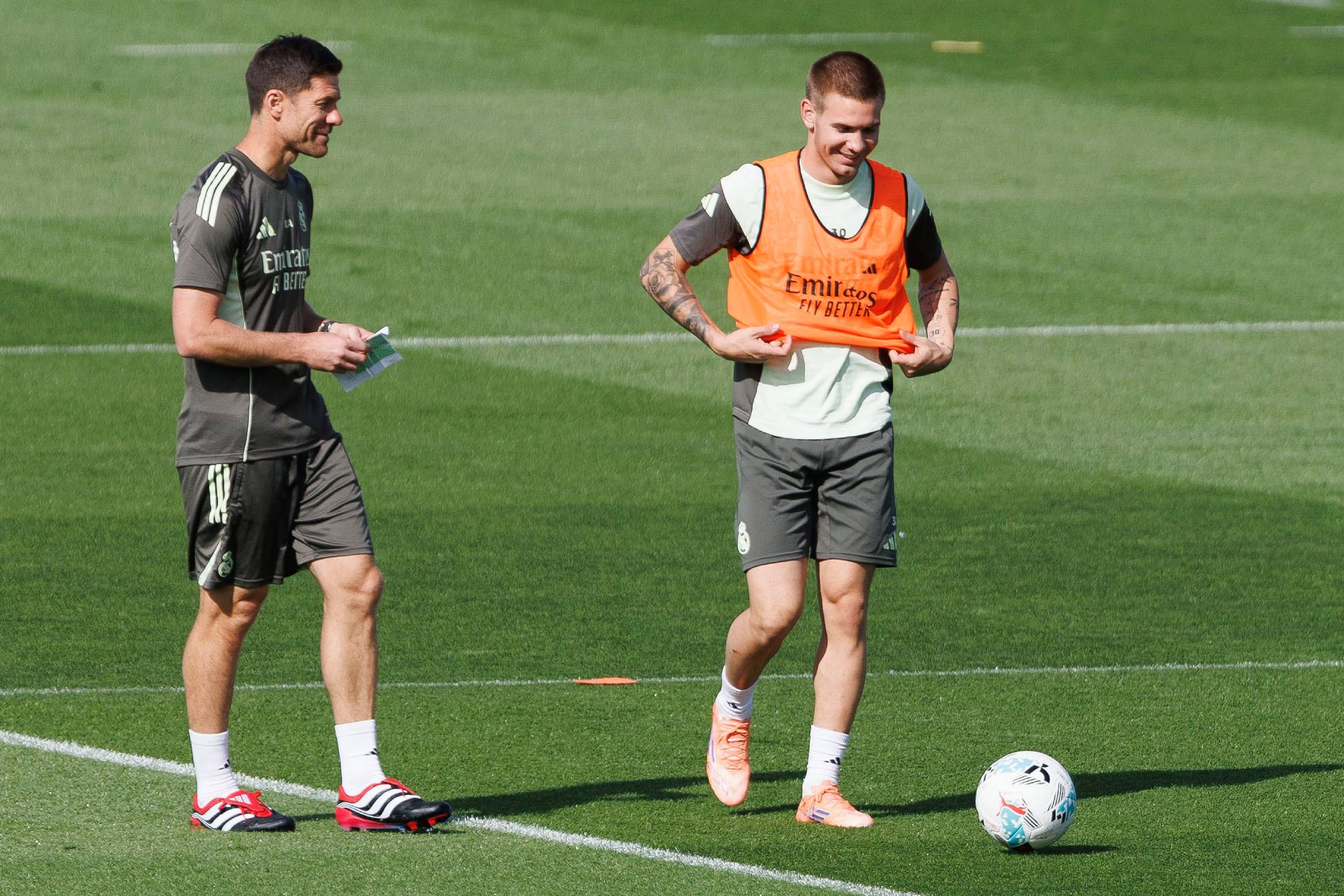 Xabi Alonso must prove that he cannot be boxed