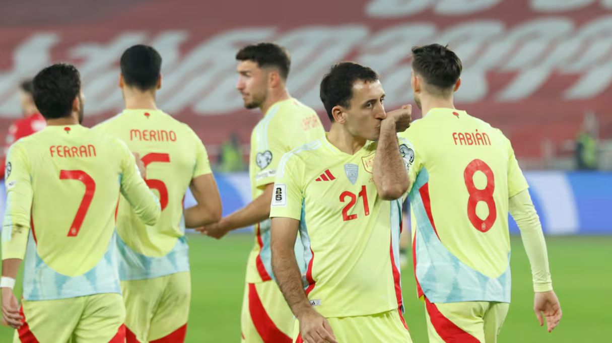 Mikel Oyarzabal shines again for La Roja