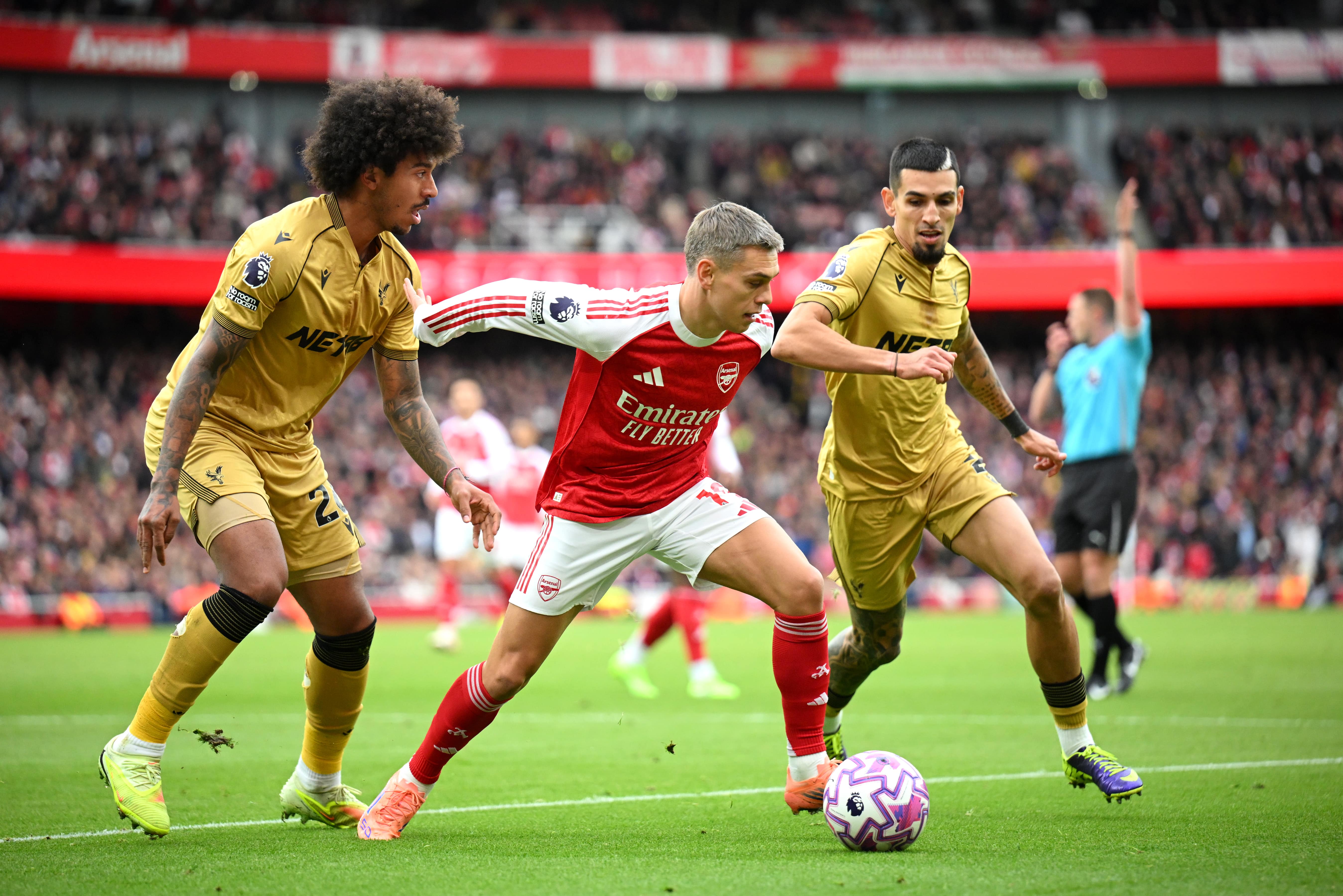 Premier League defender opens door to Barcelona move – “It would be a dream”