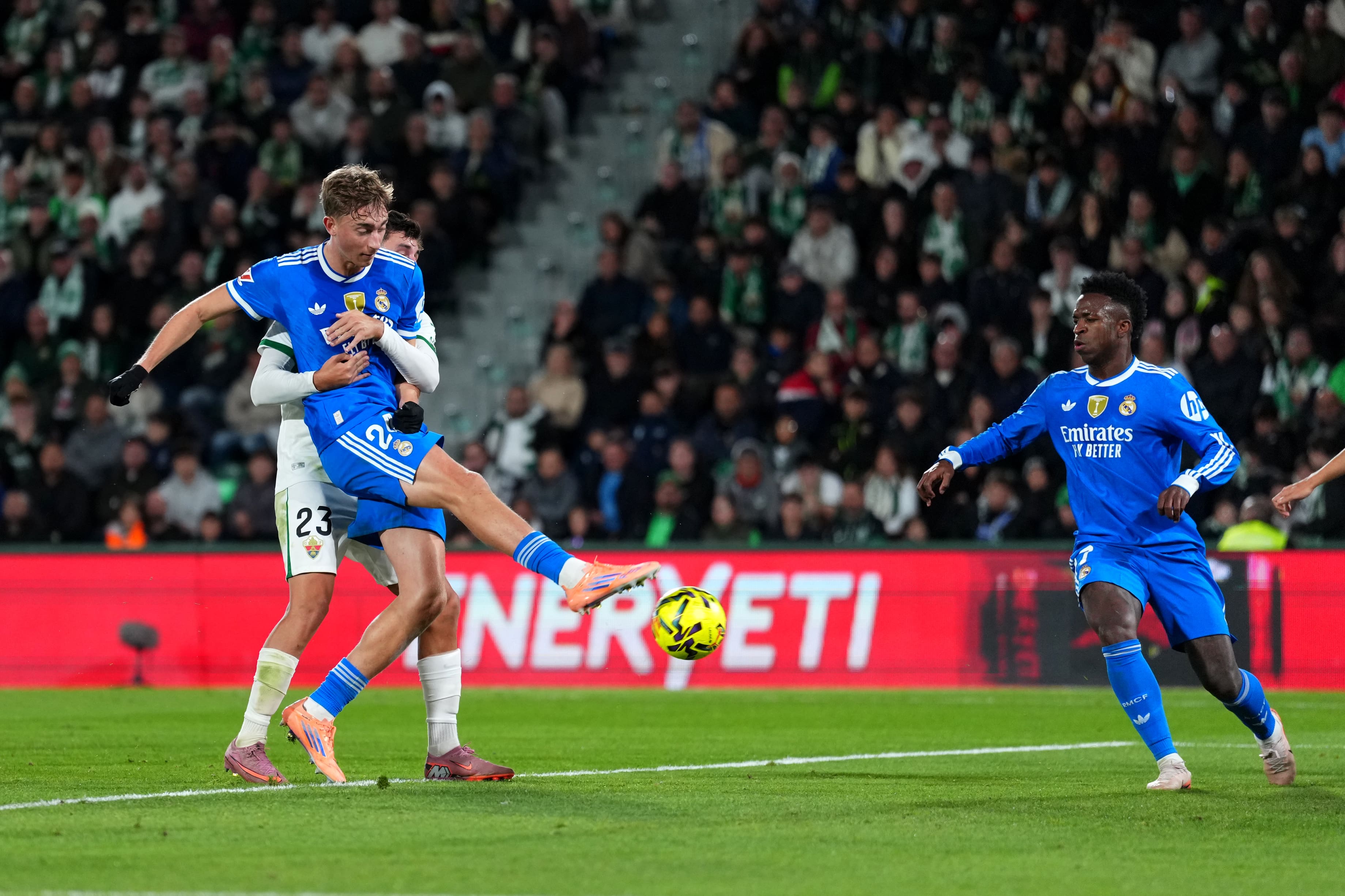 Huijsen scores against Elche.