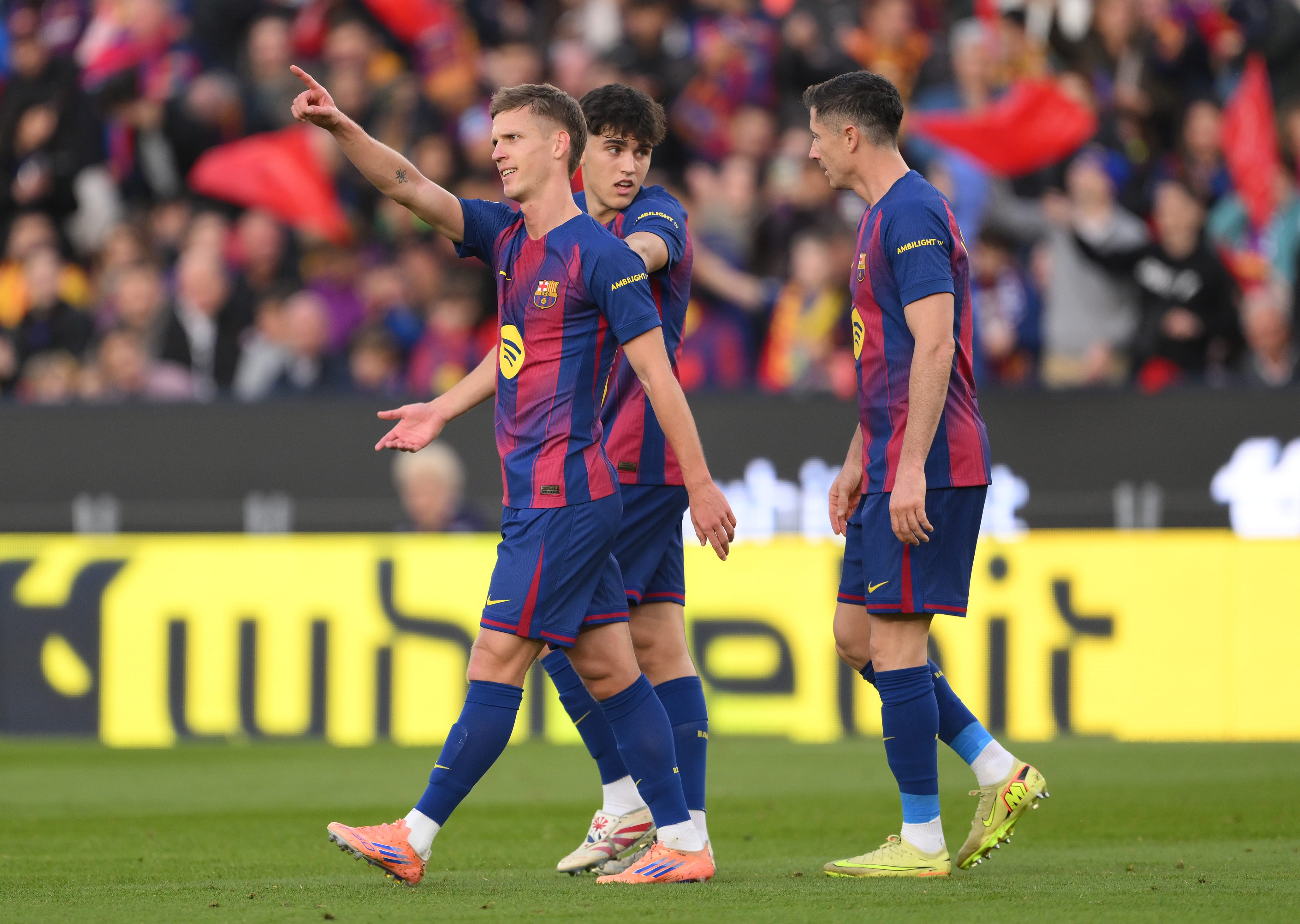 Barcelona return to La Liga summit with comeback victory over Alaves