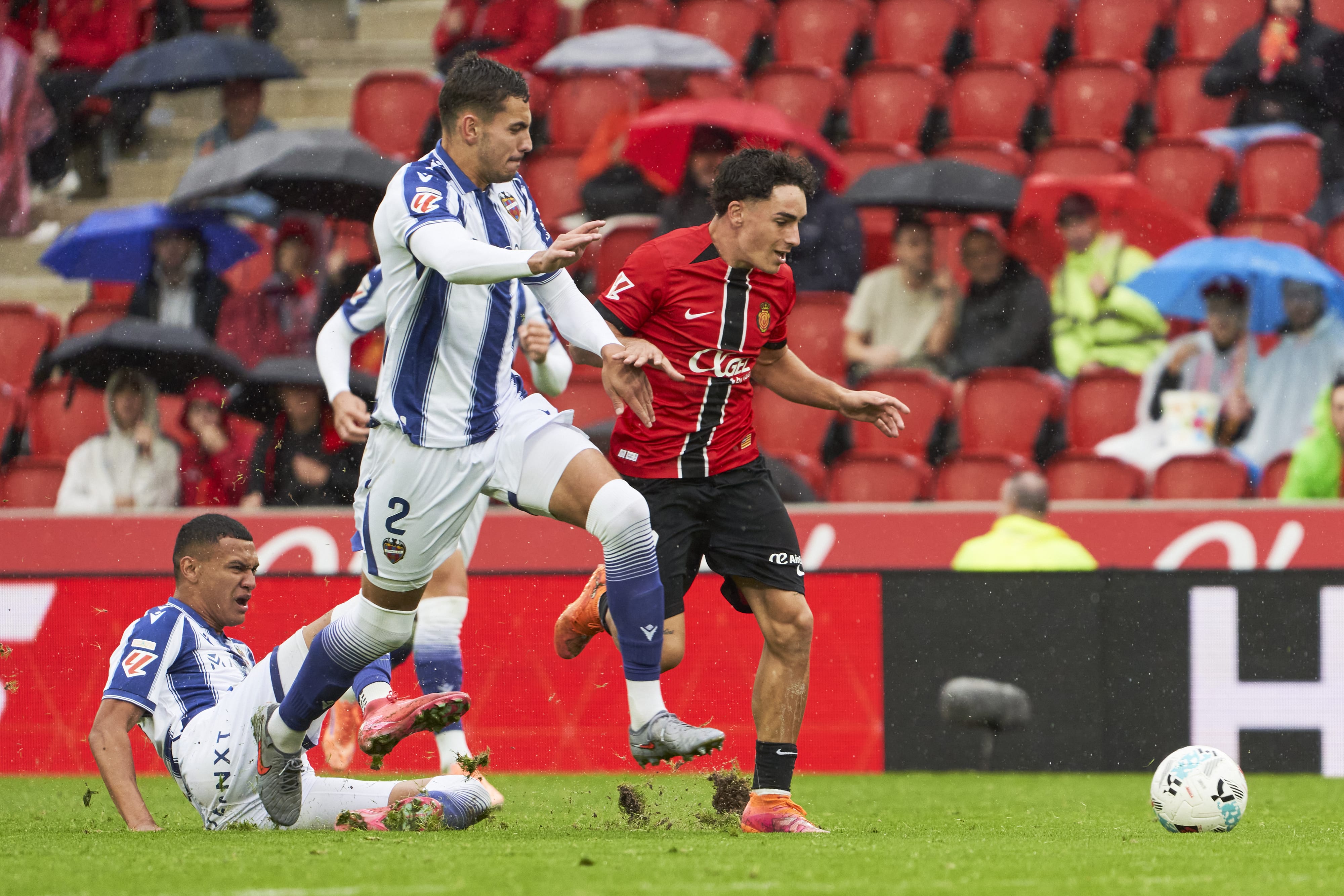 La Liga starlet would welcome Barcelona return – “The prize can come”