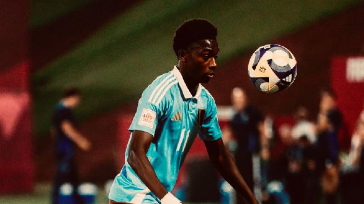 Barcelona make move for 17-year-old Belgian winger – further talks planned