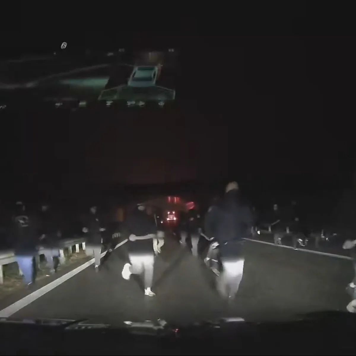 Torcedores do Rayo Vallecano emboscados por ultras do Jagiellonia em ônibus