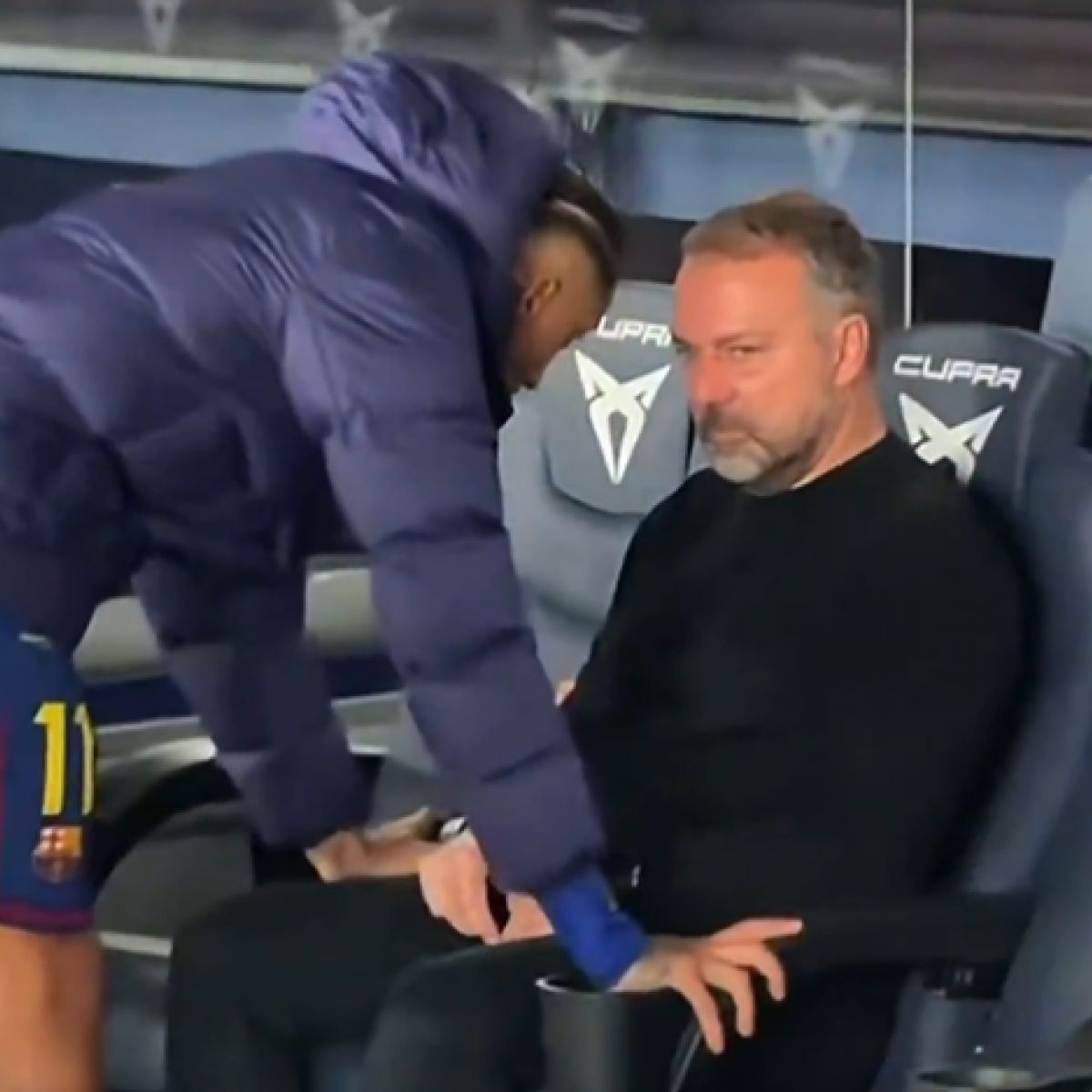 Hansi Flick explains the pictures in Chat with Raphinha