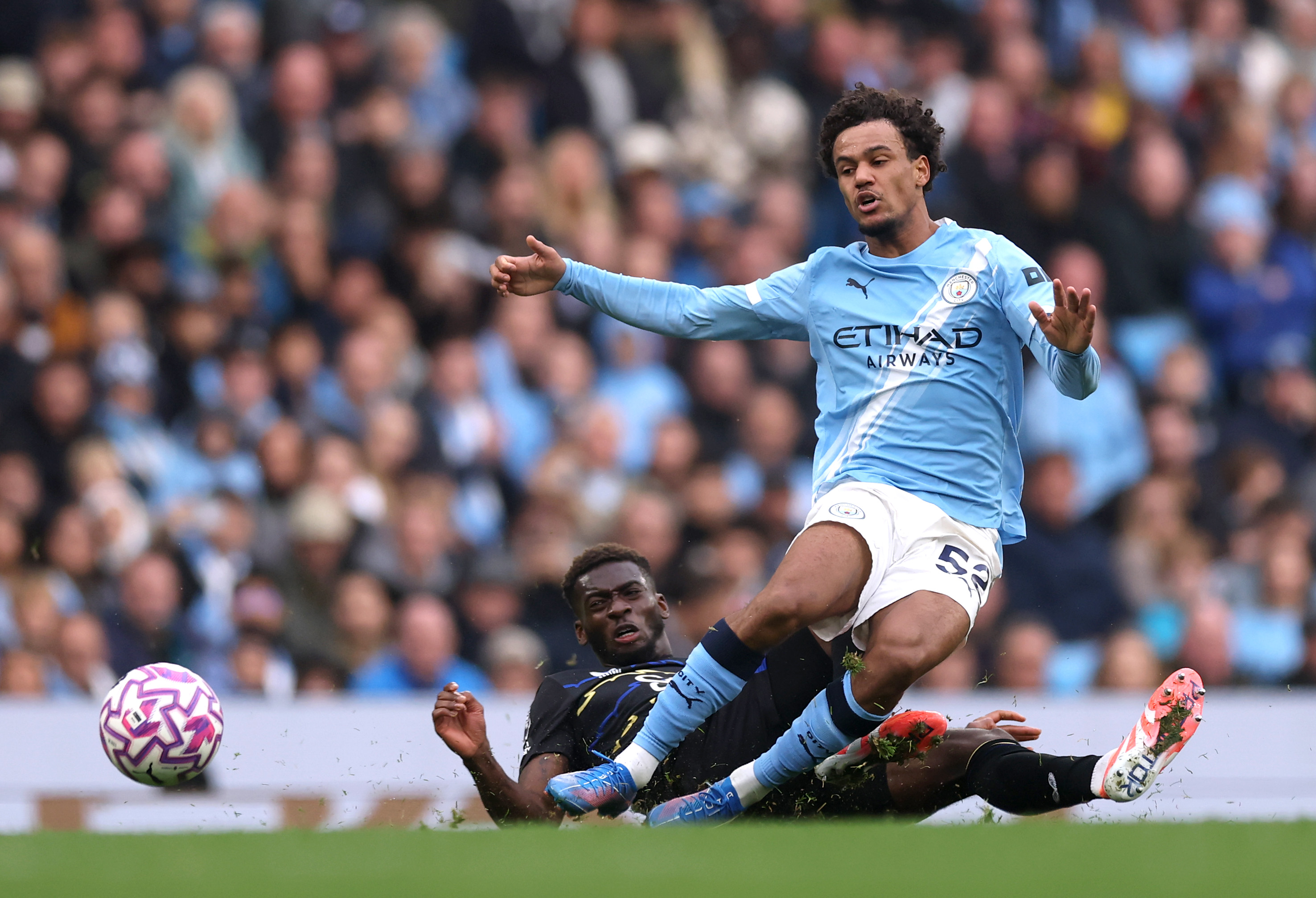Sevilla submit offer to sign Manchester City star in January